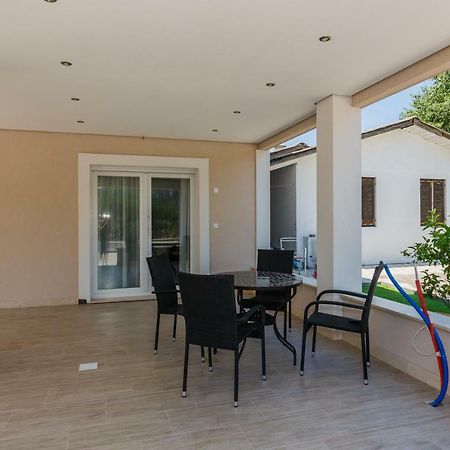 Apartmani Nikola Plano エクステリア 写真