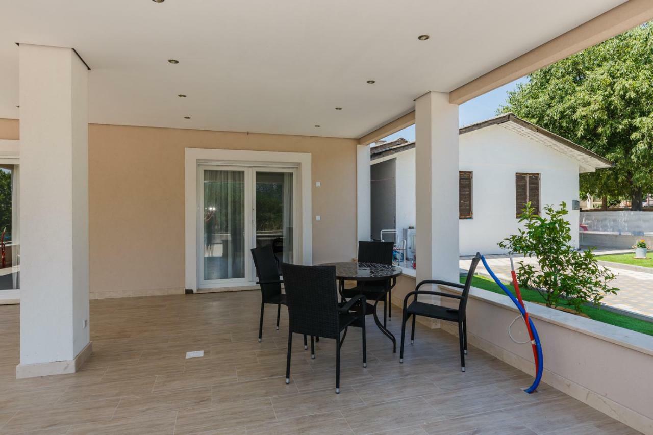 Apartmani Nikola Plano エクステリア 写真