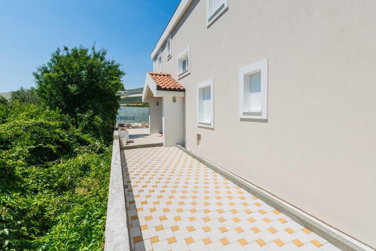 Apartmani Nikola Plano エクステリア 写真