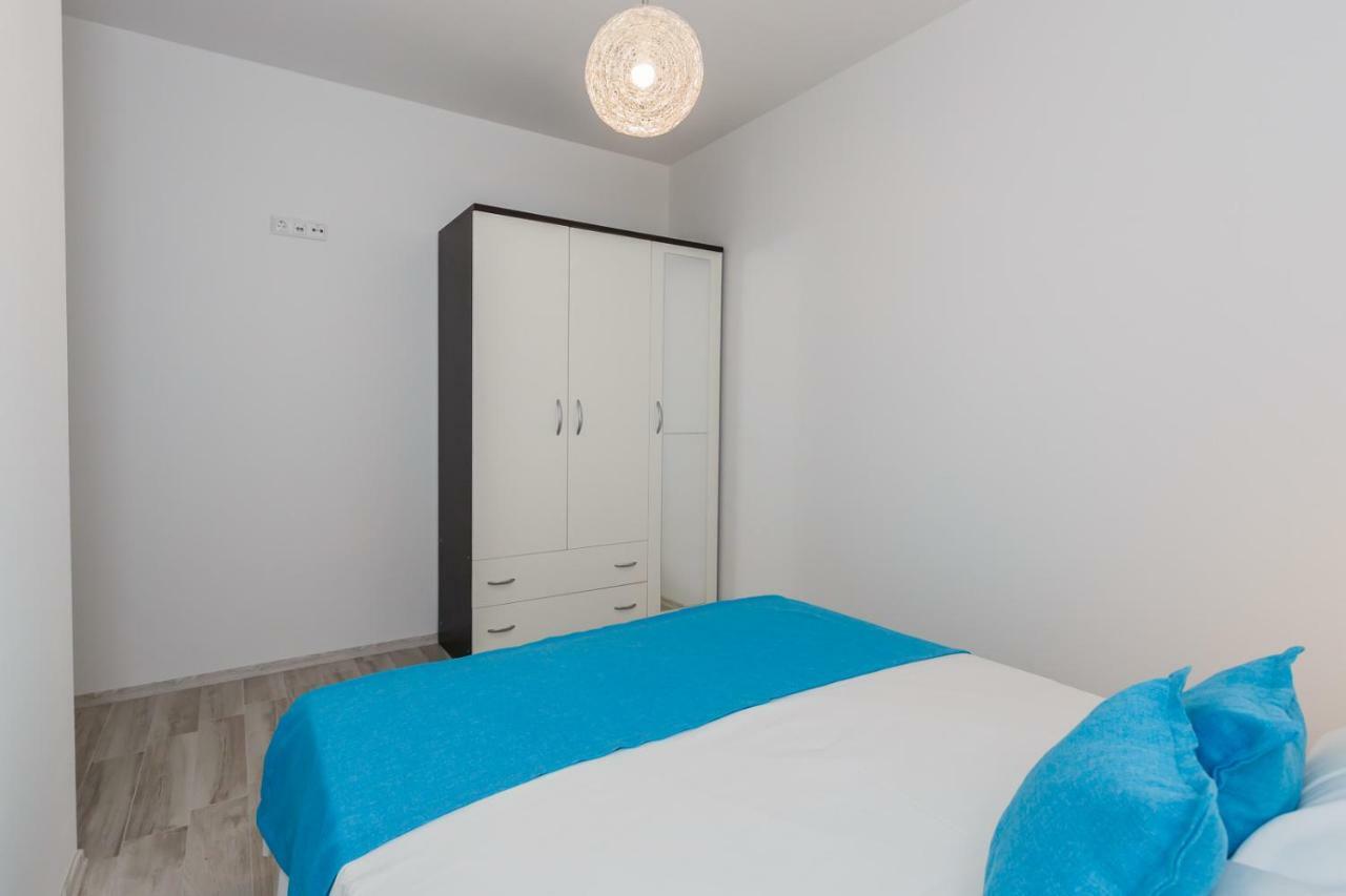 Apartmani Nikola Plano エクステリア 写真